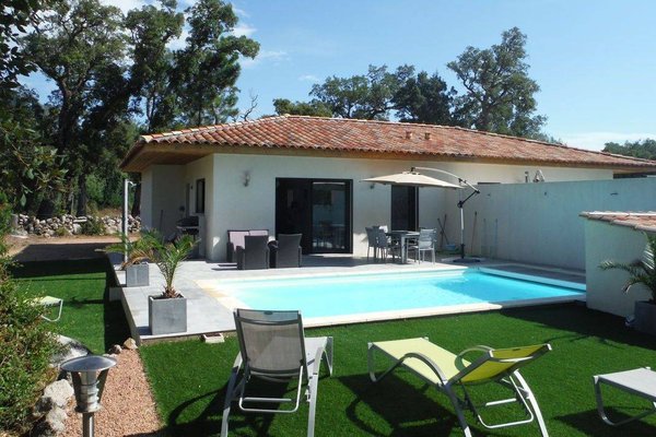 Vivez l'élégance et le confort avec une maison avec piscine à vendre à Porto Vecchio