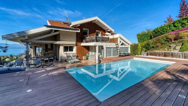 Maison à vendre à Evian avec piscine : Plongez dans le confort et le style de vie haut de gamme